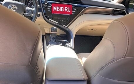 Toyota Camry, 2018 год, 2 800 000 рублей, 7 фотография