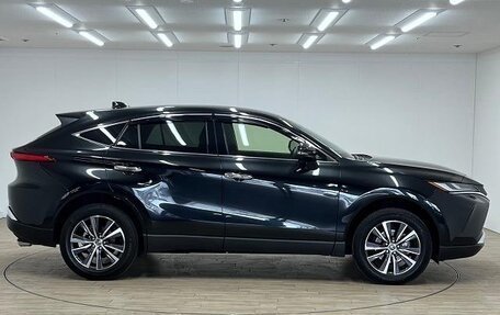 Toyota Harrier, 2022 год, 2 590 000 рублей, 5 фотография