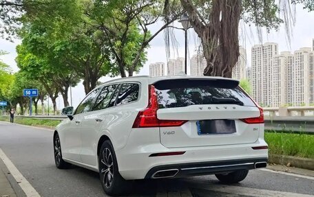 Volvo V60 II, 2022 год, 2 840 100 рублей, 3 фотография