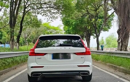 Volvo V60 II, 2022 год, 2 840 100 рублей, 6 фотография