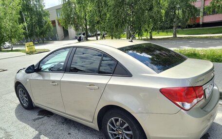 Chevrolet Cruze II, 2011 год, 650 000 рублей, 4 фотография