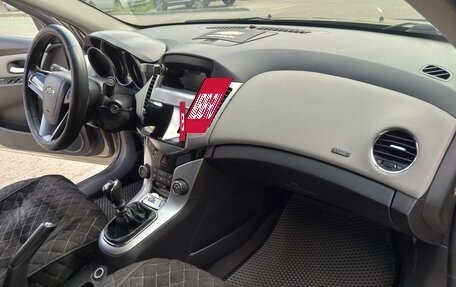 Chevrolet Cruze II, 2011 год, 650 000 рублей, 6 фотография