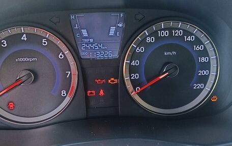 Hyundai Solaris II рестайлинг, 2012 год, 850 000 рублей, 7 фотография
