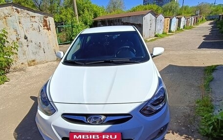 Hyundai Solaris II рестайлинг, 2012 год, 850 000 рублей, 3 фотография