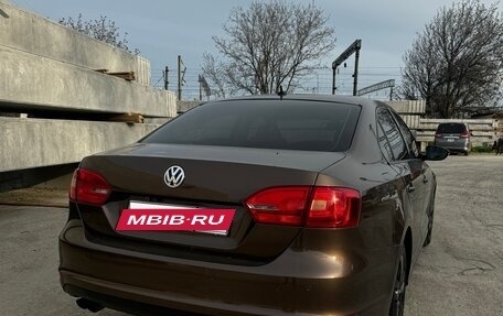 Volkswagen Jetta VI, 2011 год, 1 000 000 рублей, 4 фотография