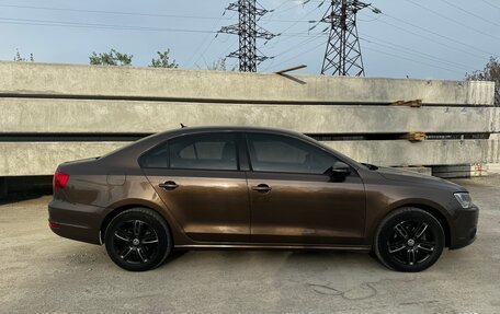 Volkswagen Jetta VI, 2011 год, 1 000 000 рублей, 6 фотография
