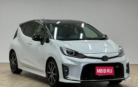 Toyota Aqua, 2023 год, 1 150 000 рублей, 2 фотография