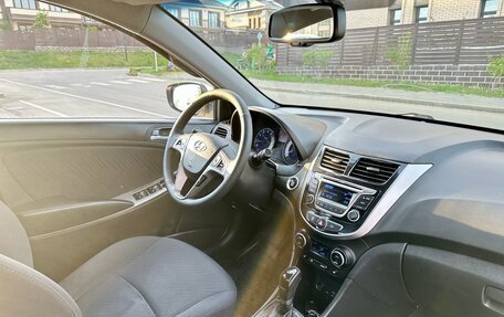 Hyundai Solaris II рестайлинг, 2015 год, 825 000 рублей, 10 фотография