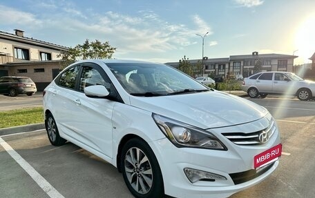 Hyundai Solaris II рестайлинг, 2015 год, 825 000 рублей, 5 фотография