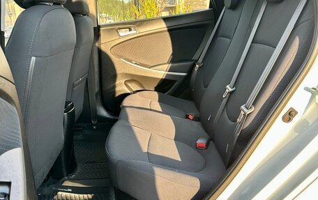 Hyundai Solaris II рестайлинг, 2015 год, 825 000 рублей, 18 фотография