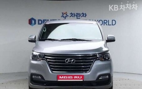 Hyundai Grand Starex Grand Starex I рестайлинг 2, 2020 год, 2 845 000 рублей, 2 фотография