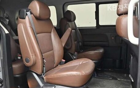 Hyundai Grand Starex Grand Starex I рестайлинг 2, 2020 год, 2 845 000 рублей, 8 фотография