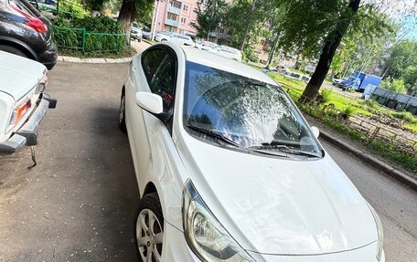 Hyundai Solaris II рестайлинг, 2013 год, 780 000 рублей, 3 фотография