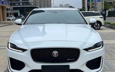 Jaguar XE I рестайлинг, 2022 год, 2 430 013 рублей, 2 фотография