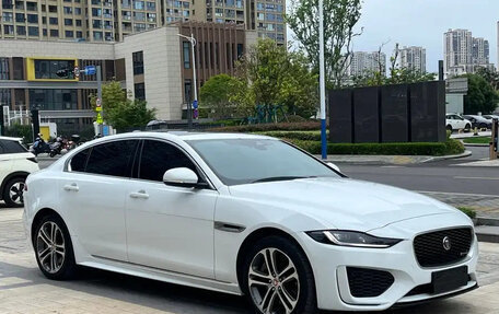 Jaguar XE I рестайлинг, 2022 год, 2 430 013 рублей, 3 фотография