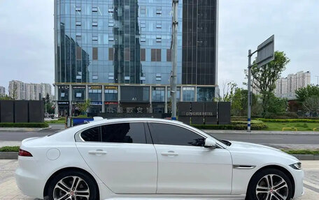 Jaguar XE I рестайлинг, 2022 год, 2 430 013 рублей, 7 фотография