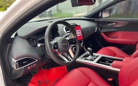 Jaguar XE I рестайлинг, 2022 год, 2 430 013 рублей, 9 фотография