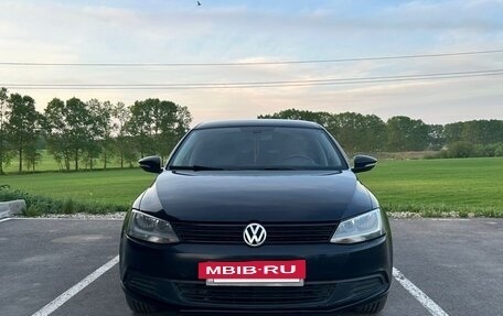 Volkswagen Jetta VI, 2013 год, 1 100 000 рублей, 2 фотография