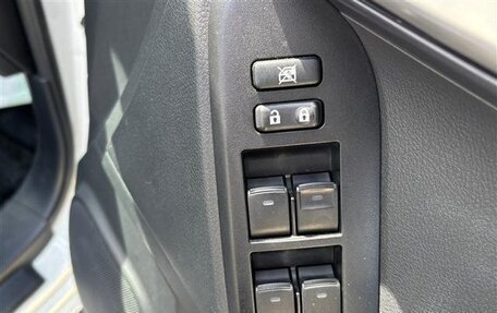 Toyota Land Cruiser Prado 150 рестайлинг 2, 2022 год, 3 619 000 рублей, 14 фотография