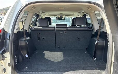 Toyota Land Cruiser Prado 150 рестайлинг 2, 2022 год, 3 619 000 рублей, 10 фотография