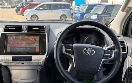 Toyota Land Cruiser Prado 150 рестайлинг 2, 2022 год, 3 619 000 рублей, 18 фотография