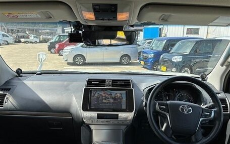 Toyota Land Cruiser Prado 150 рестайлинг 2, 2022 год, 3 619 000 рублей, 17 фотография