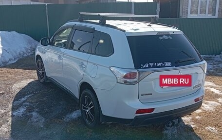Mitsubishi Outlander III рестайлинг 3, 2013 год, 1 450 000 рублей, 2 фотография