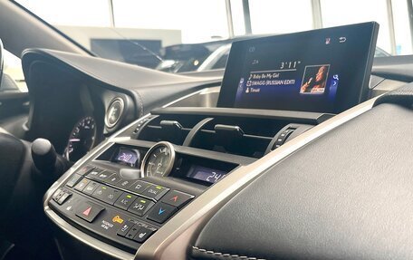 Lexus NX I, 2015 год, 3 300 000 рублей, 21 фотография