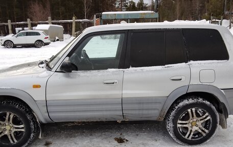 Toyota RAV4, 1998 год, 590 000 рублей, 8 фотография