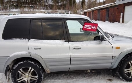 Toyota RAV4, 1998 год, 590 000 рублей, 4 фотография