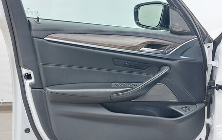 BMW 5 серия, 2019 год, 4 990 000 рублей, 20 фотография