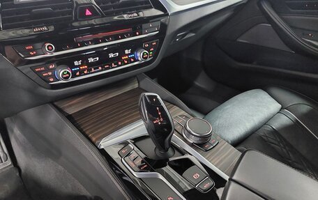 BMW 5 серия, 2019 год, 4 990 000 рублей, 30 фотография