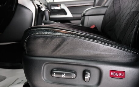Toyota Land Cruiser 200, 2012 год, 4 499 000 рублей, 10 фотография