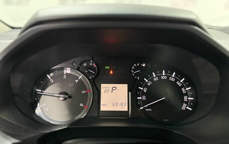 Toyota Land Cruiser Prado 150 рестайлинг 2, 2021 год, 6 999 000 рублей, 13 фотография