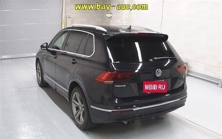 Volkswagen Tiguan II, 2017 год, 1 750 000 рублей, 2 фотография