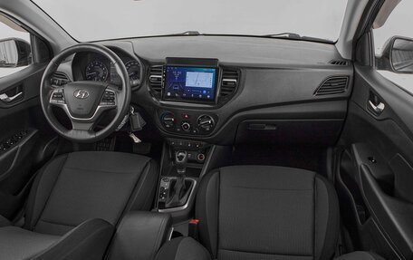 Hyundai Solaris II рестайлинг, 2022 год, 1 645 000 рублей, 7 фотография
