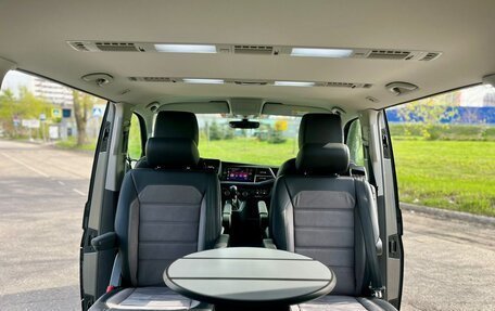 Volkswagen Multivan T6 рестайлинг, 2021 год, 6 400 000 рублей, 6 фотография