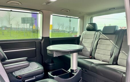 Volkswagen Multivan T6 рестайлинг, 2021 год, 6 400 000 рублей, 12 фотография