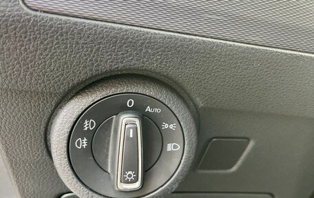 Volkswagen Multivan T6 рестайлинг, 2021 год, 6 400 000 рублей, 15 фотография