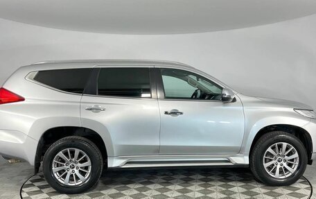 Mitsubishi Pajero Sport III рестайлинг, 2018 год, 2 700 000 рублей, 4 фотография