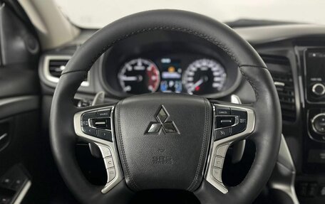 Mitsubishi Pajero Sport III рестайлинг, 2018 год, 2 700 000 рублей, 15 фотография