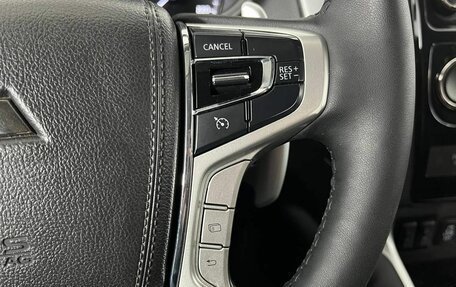 Mitsubishi Pajero Sport III рестайлинг, 2018 год, 2 700 000 рублей, 17 фотография