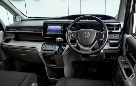 Honda Stepwgn IV, 2015 год, 1 680 000 рублей, 6 фотография