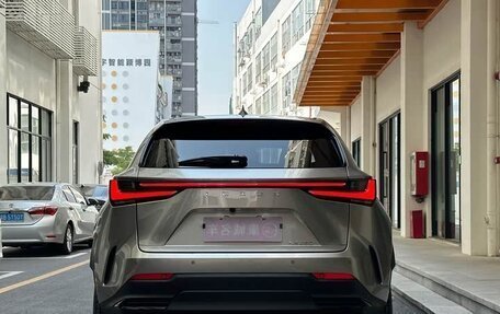 Lexus NX, 2022 год, 3 000 000 рублей, 5 фотография