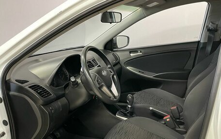 Hyundai Solaris II рестайлинг, 2014 год, 910 000 рублей, 10 фотография