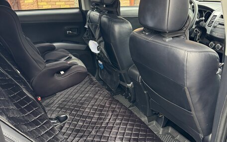 Mitsubishi Outlander III рестайлинг 3, 2011 год, 1 250 000 рублей, 7 фотография