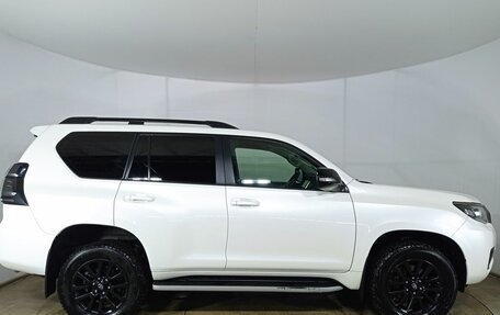 Toyota Land Cruiser Prado 150 рестайлинг 2, 2021 год, 4 710 000 рублей, 4 фотография
