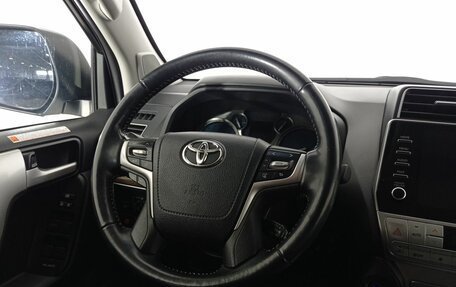 Toyota Land Cruiser Prado 150 рестайлинг 2, 2021 год, 4 710 000 рублей, 9 фотография