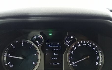 Toyota Land Cruiser Prado 150 рестайлинг 2, 2021 год, 4 710 000 рублей, 10 фотография