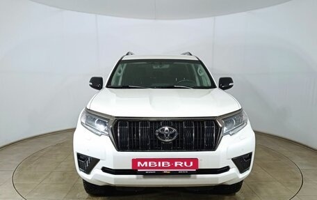 Toyota Land Cruiser Prado 150 рестайлинг 2, 2021 год, 4 710 000 рублей, 2 фотография